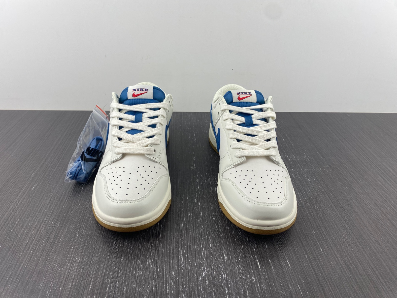 nike dunk low se sail dark marina blue dx3198-133