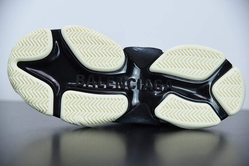 bc triple s trainer 536737 w09oh 1007