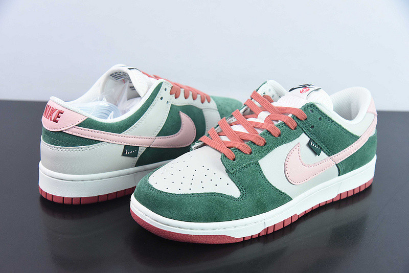 nike dunk low se all petals united fir green fn8923-061