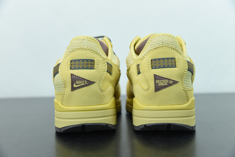 travis scott x nike air max 1 "“saturn gold