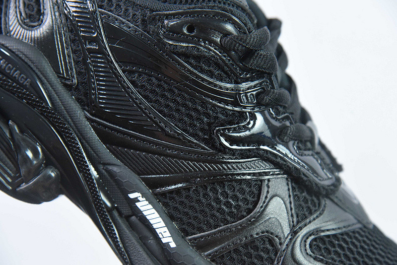 Ba*len*cia*ga runner sneaker