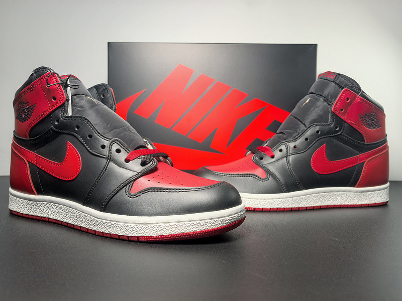 Air Jordan 1 Retro 85 