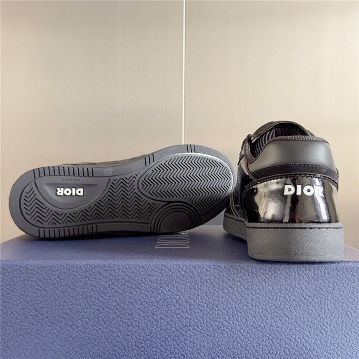 dio* sneaker