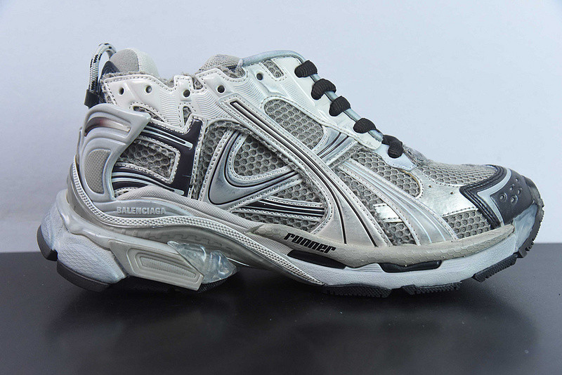 Ba*len*cia*ga runner sneaker