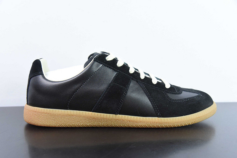 ma*s*n Ma*i*la sneaker