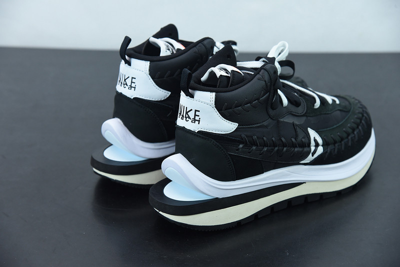 sacai x nike ldwaffle x jean paul gaultier black white dh9186-001