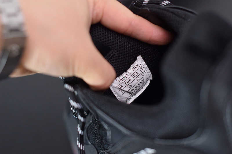 bc triple s trainer 541624 w09oa 0829