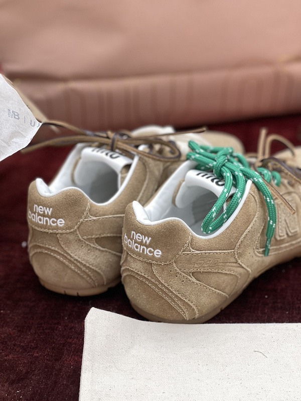 NEW BALANCE X MIUMIU SNEAKER