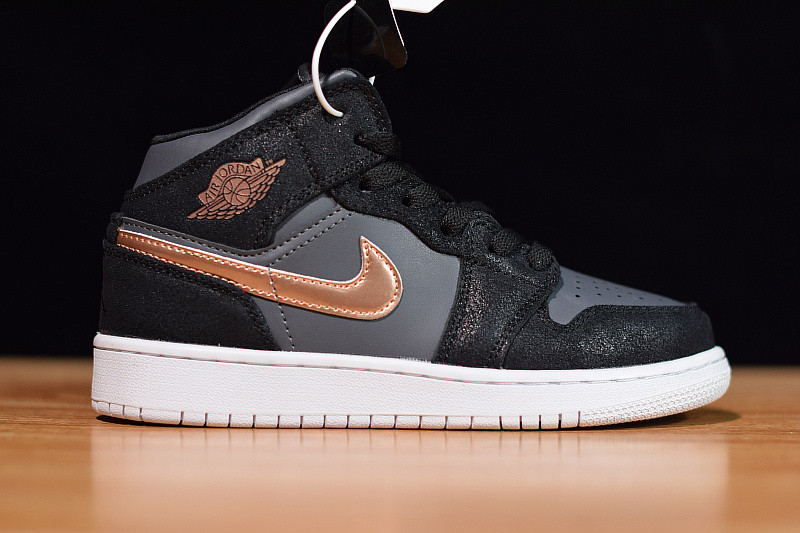 air jordan 1 retro high gs 705300-006