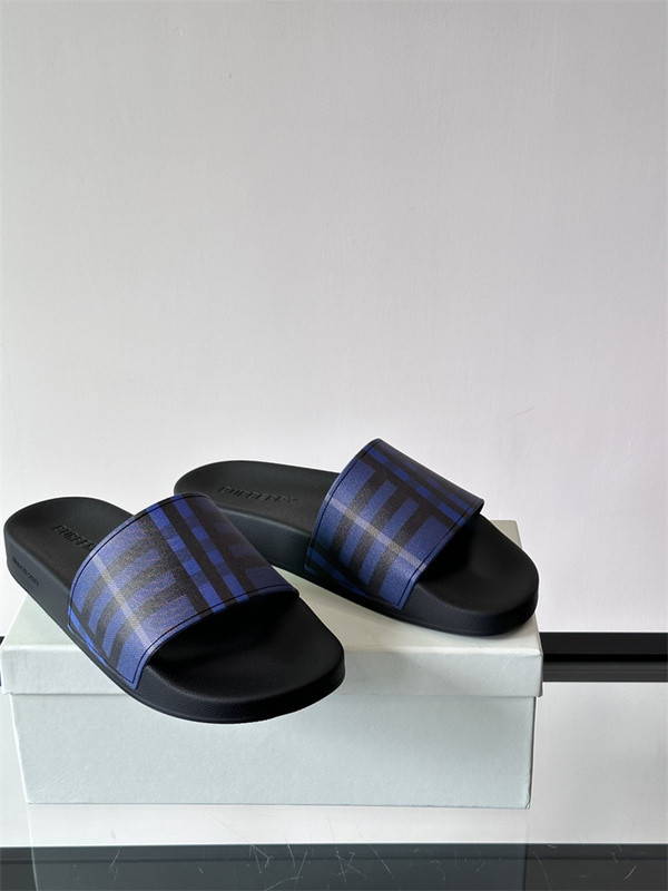 BURBERRY SLide