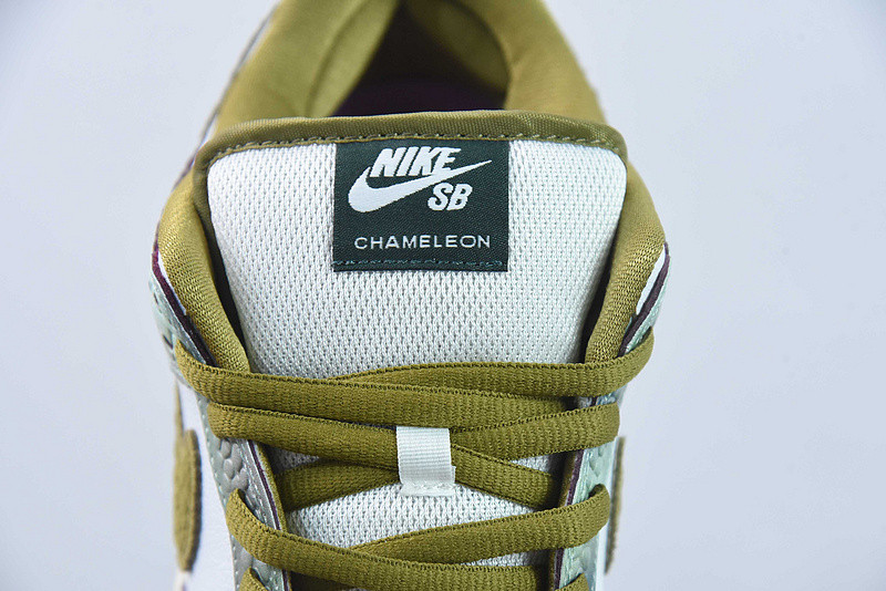 Alexis Sablone x Nike SB Dunk Low 