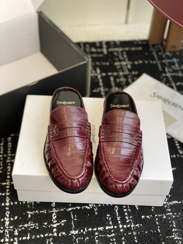 SAINT LAURENT Sneaker