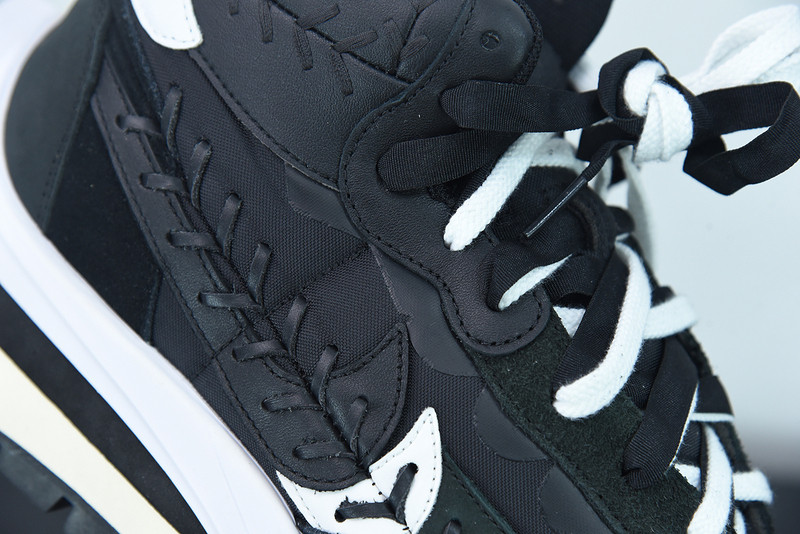 sacai x nike ldwaffle x jean paul gaultier black white dh9186-001