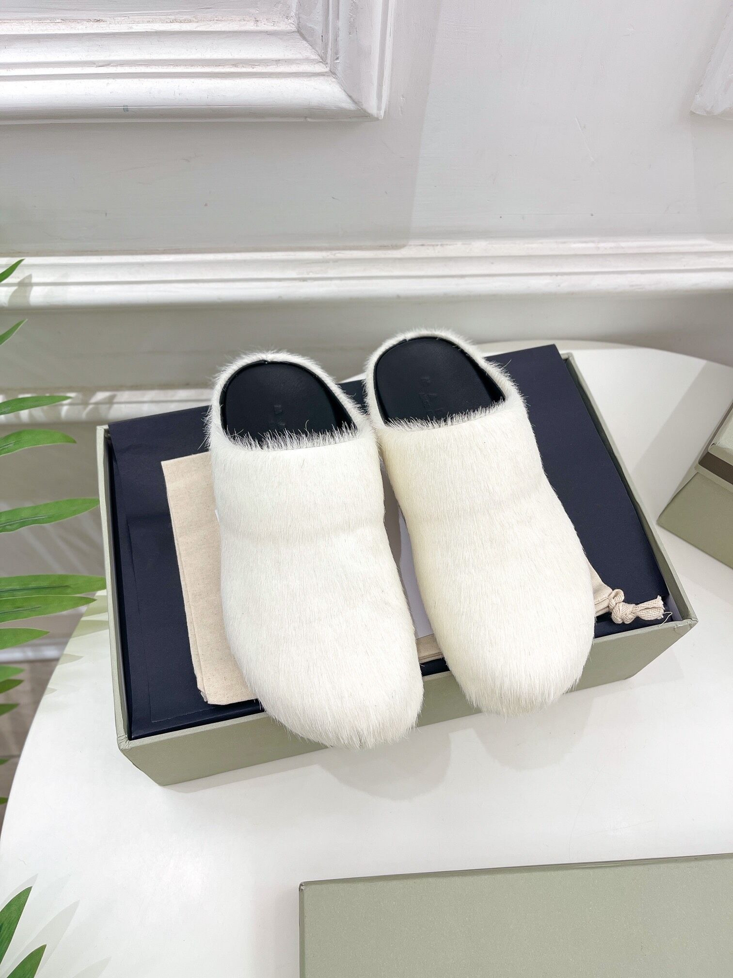 marni textured calf hair clog slippers-white